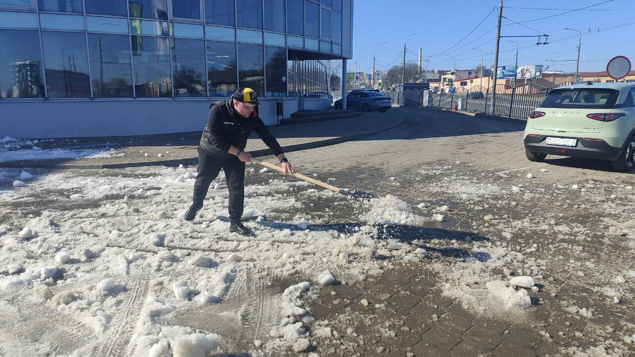 Сотрудники Автоновы приняли участие в общегородском субботнике