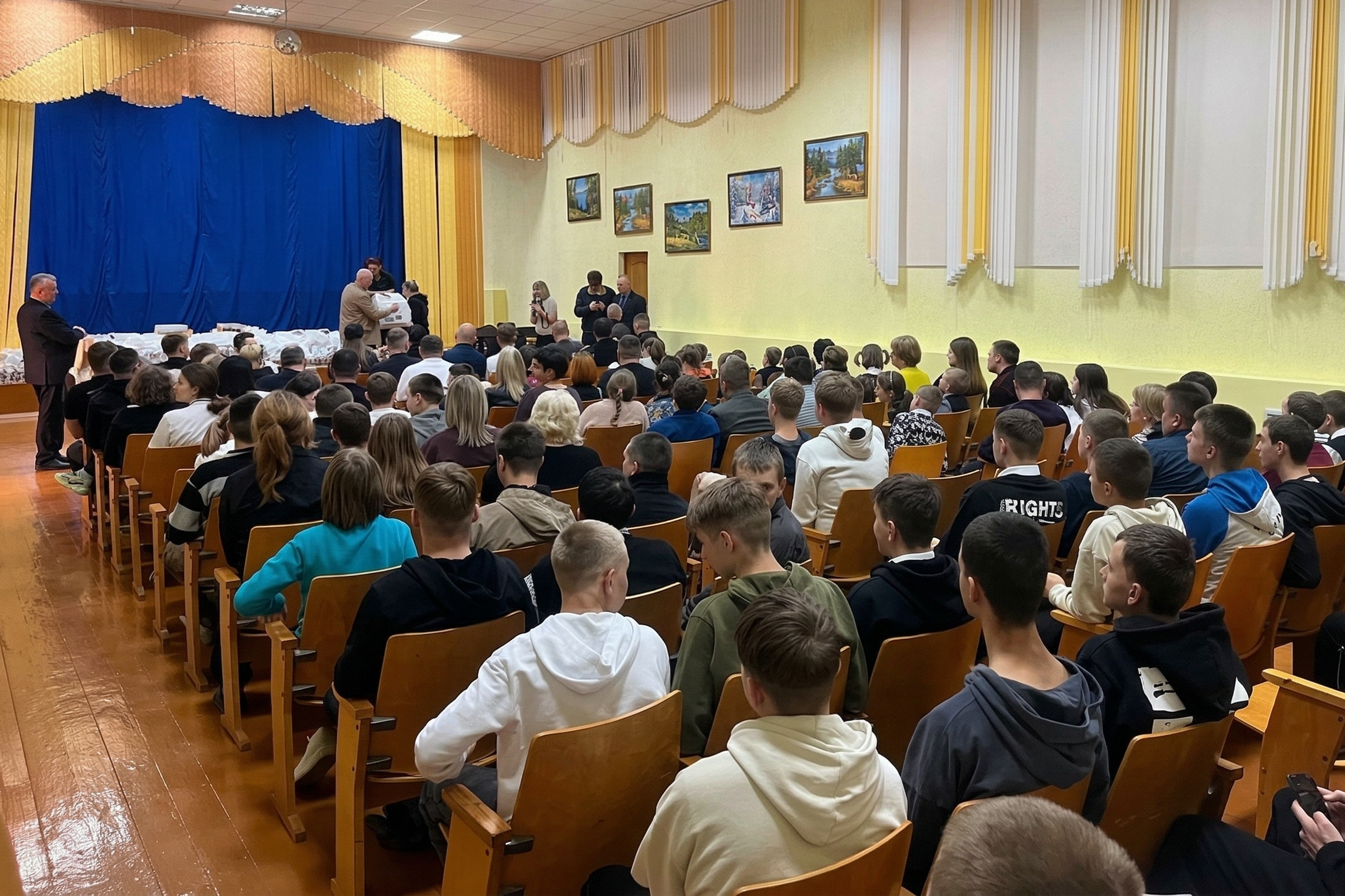 Автонова и 1CLUB превратили обычную пятницу в незабываемый праздник для воспитанников Бабичской специальной школы-интерната